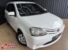 TOYOTA Etios Hatch X 1.3 16v Branca