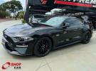 FORD Mustang GT Premium 5.0 V8 32v Preta