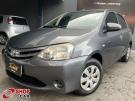 TOYOTA Etios Hatch XS 1.5 16v Cinza