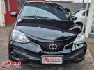 TOYOTA Etios Hatch XS 1.5 16v Preta