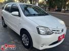 TOYOTA Etios Hatch X 1.3 16v Branca