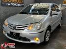 TOYOTA Etios Hatch XS 1.5 16v Prata