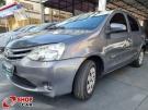 TOYOTA Etios Hatch X 1.3 16v Cinza