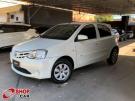 TOYOTA Etios Hatch X 1.3 16v Branca