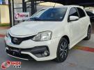 TOYOTA Etios Hatch Platinum 1.5 16v Branca