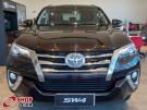 TOYOTA Hilux SW4 SRX D4-D 2.8TDi 16v 4x4 Marrom