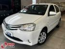 TOYOTA Etios Hatch X 1.3 16v Branca