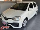 TOYOTA Etios Hatch X 1.3 16v Branca