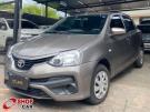 TOYOTA Etios Hatch XS 1.5 16v Prata