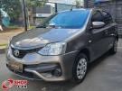 TOYOTA Etios Hatch XS 1.5 16v Cinza