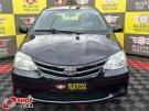 TOYOTA Etios Hatch 1.3 16v Preta