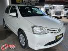TOYOTA Etios Hatch X 1.3 16v Branca
