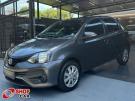 TOYOTA Etios Hatch X Plus 1.5 16v Cinza
