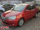 TOYOTA Etios Sedan XLS 1.5 16v Vermelha