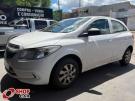 GM - Chevrolet Onix LT 1.0 Branca