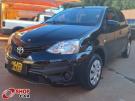 TOYOTA Etios Hatch XS 1.5 16v Preta