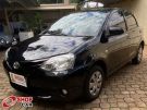 TOYOTA Etios Hatch X 1.3 16v Preta