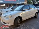 TOYOTA Etios Hatch X 1.3 16v Branca