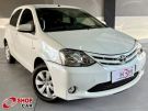 TOYOTA Etios Hatch X 1.3 16v Branca