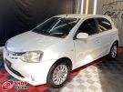 TOYOTA Etios Hatch XLS 1.5 16v Branca