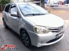 TOYOTA Etios Hatch XS 1.5 16v Prata