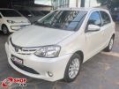 TOYOTA Etios Hatch XLS 1.5 16v Branca