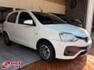 TOYOTA Etios Hatch X 1.3 16v Branca