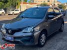 TOYOTA Etios Hatch X 1.3 16v Cinza