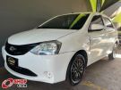TOYOTA Etios Hatch X 1.3 16v Branca
