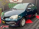 TOYOTA Etios Hatch X 1.3 16v Azul