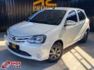 TOYOTA Etios Hatch X 1.3 16v Branca