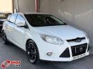 FORD Focus Hatch Titanium 2.0 16v PowerShift Branca