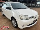 TOYOTA Etios Hatch X 1.3 16v Branca