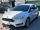 FORD Focus Hatch SE 2.0 16v PowerShift Branca