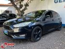 FORD Focus Hatch SE 1.6 16v Preta