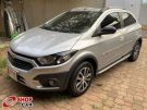 GM - Chevrolet Onix Activ 1.4 Prata