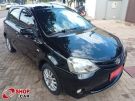 TOYOTA Etios Hatch XLS 1.5 16v Preta