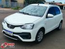 TOYOTA Etios Hatch X 1.3 16v Branca