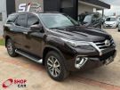TOYOTA Hilux SW4 SRX D4-D 2.8TDi 16v 4x4 Marrom