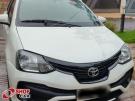TOYOTA Etios Hatch XLS 1.5 16v Branca
