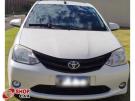 TOYOTA Etios Hatch X 1.3 16v Branca
