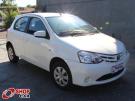 TOYOTA Etios Hatch 1.3 16v Branca