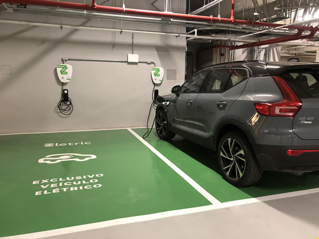 Carro de corrida elétrico está em exposição em SP; veja onde visitá-lo