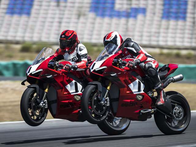 Nova Panigale V4 S 2023  A Evolução da Velocidade