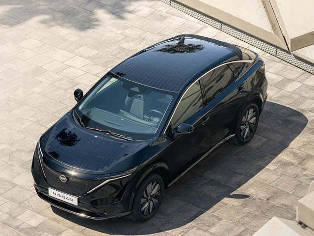 Nissan apresenta carro movido a energia solar