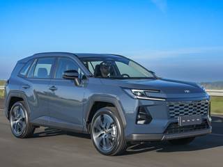 Novo Toyota RAV4 estreia no Br