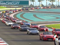 200 Ferraris desfilando em Abu Dhabi - AutoNewsTv